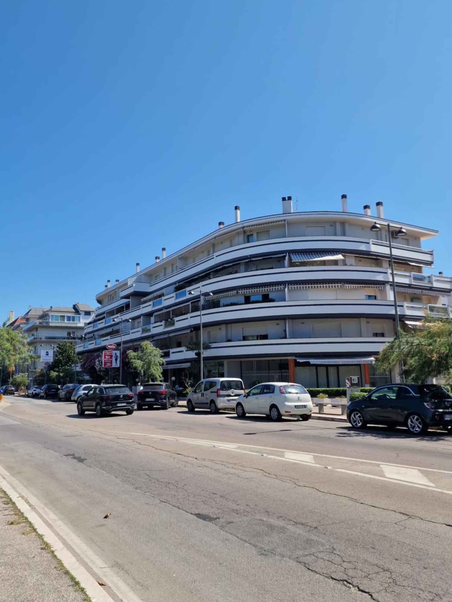 Tramonti Apartments Pescara Exterior photo